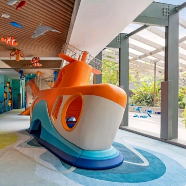 當孩子用薯條餵企鵝時，你會發現快樂原來這麼簡單