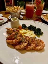 🦐 Seafood Delights at Aira Cafe, Kamandalu Ubud
