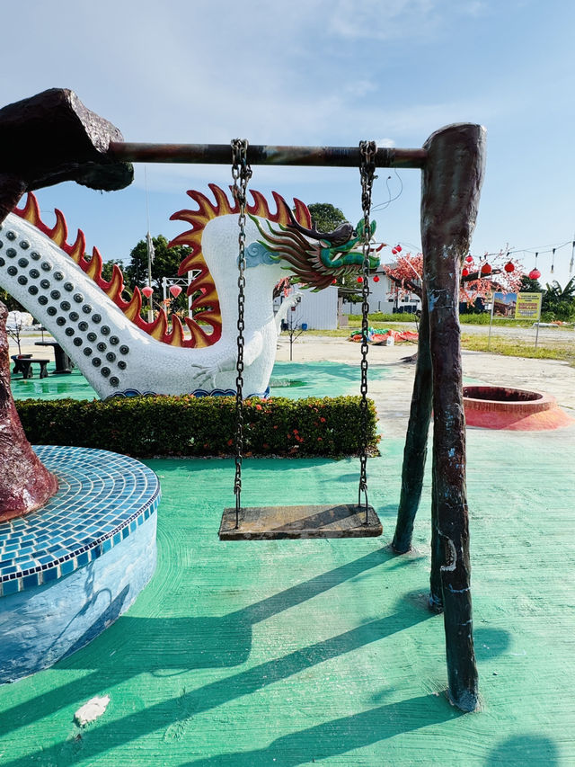 Heart Arches & Happy Laughs at Bailong Wang Gong