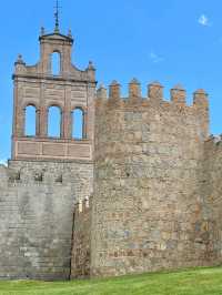 Revolving Around the Beauty of Architecture: Eyes on Spain 