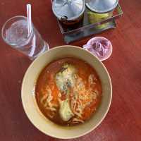 🥢 ข้าวซอยไก่เข้มข้นที่ร้านเนื้อตุ๋นรสเยี่ยมนิมมาน