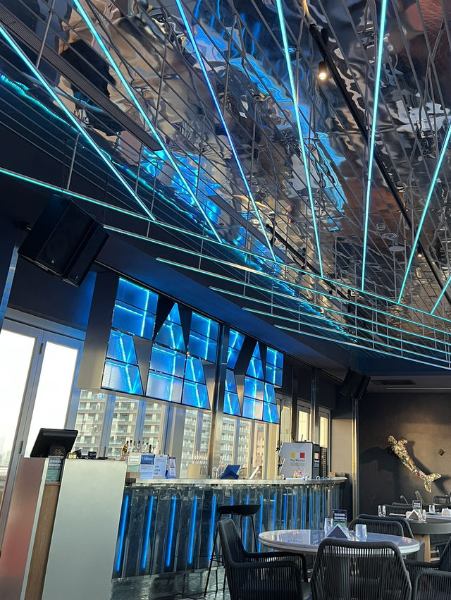 高雄承億酒店 RAR BAR｜24F 海港天際線的微醺夜