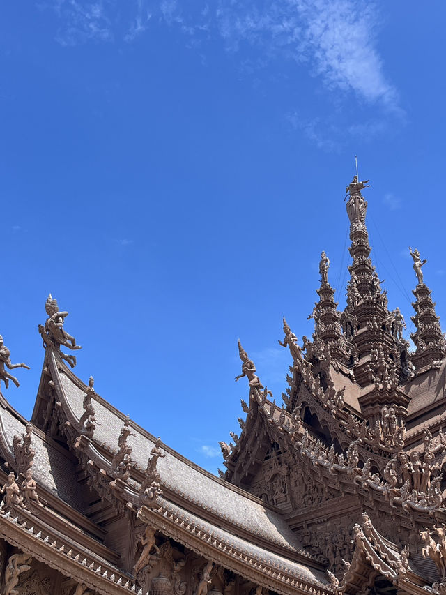Pattaya Perfect Day 2: Temples, Toys & Thai Hot Pot! 🌅🛍️🍲