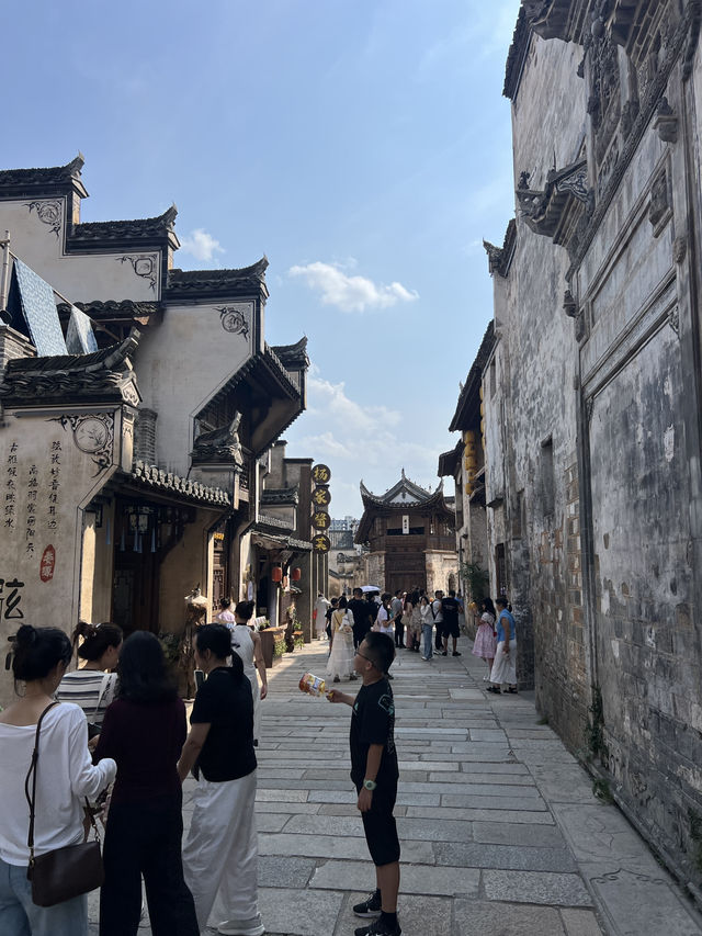 🇨🇳 A Pause in Wuyuan — Where Tradition Flows with the River  Tucked between misty mountains and en