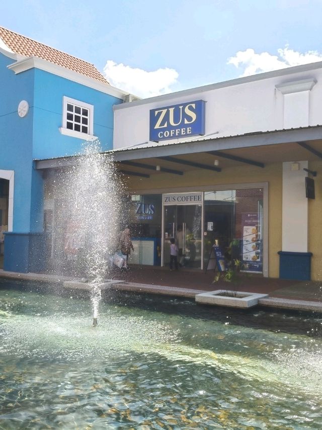 Discover Shop Play at Sunny Outlet Days🌞