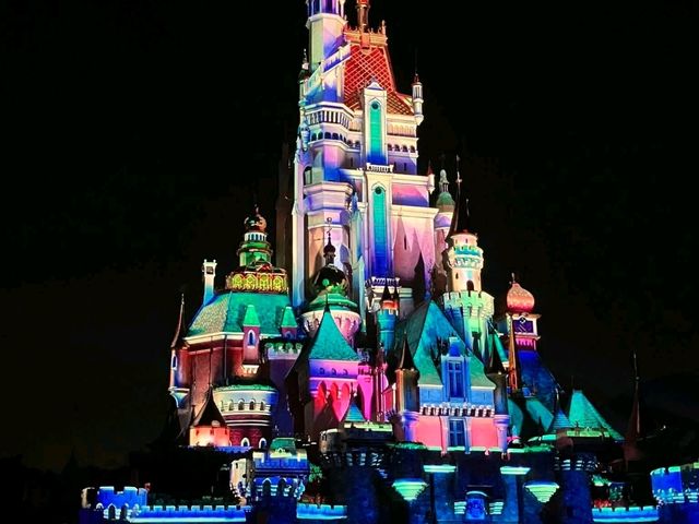 “Sparkling Dreams – The Night of Lights at Hong Kong Disneyland”