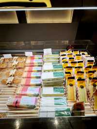 A popular Taichung eatery serving generous, meat-heavy donburi bowls with simple but tasty side dish