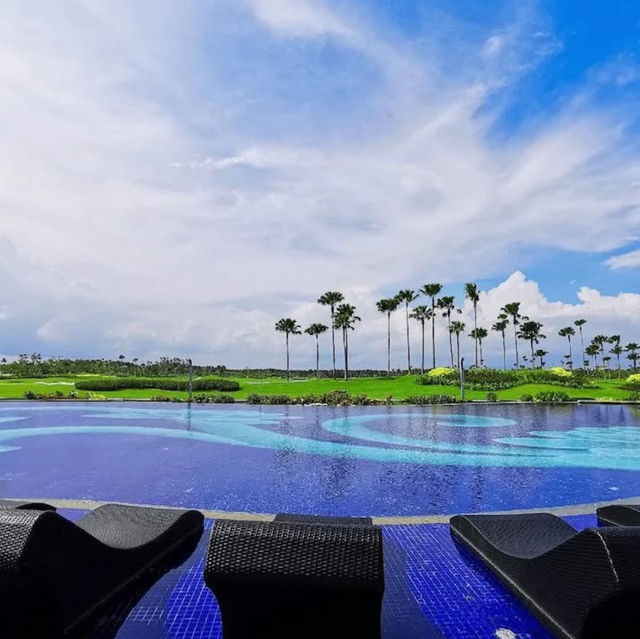 Forest City Golf Hotel: Your Luxe Getaway in Nature 🌳⛳