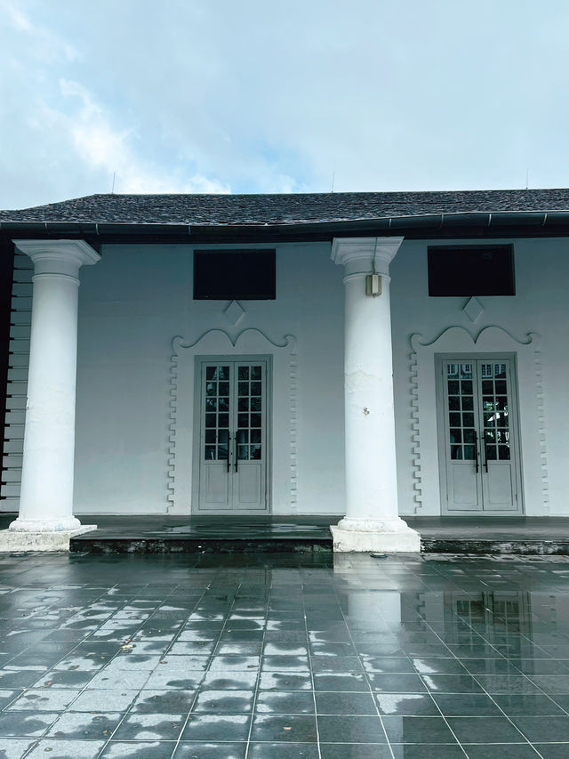 The Old Courthouse Kuching – Iconic Historical Landmark to Visit The Old Courthouse Kuching – Iconic Historical Landmark to Visit