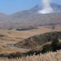 ภูเขาไฟ ASO “The Breathing Earth 🌍”