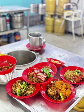 霹靂で必ず食べたい老舗｜Bidorの品珍ダックヌードル