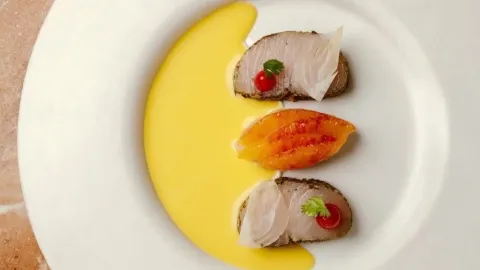 A Southern Italian Ode in Central! Estro: Michelin Star Excellence × Chef Antimo Maria Merone × Retro-Luxe Design by André Fu — traveler post in Naples
