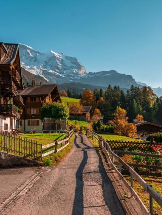🍂 Swiss Valleys in Autumn — Nature’s Golden Season 🇨🇭