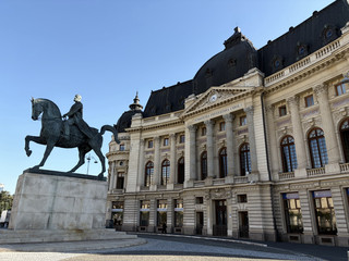 A leisurely stroll through Bucharest's Old Town: Explore the most enchanting alleyways of Eastern Europe and wander through the centuries-old city in half a day.
