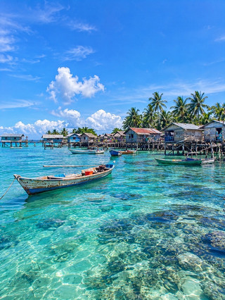 🇲🇾🏝️ Остров Мабул — райский остров в Малайзийском море с кристально чистой бирюзовой водой. 🐟✨