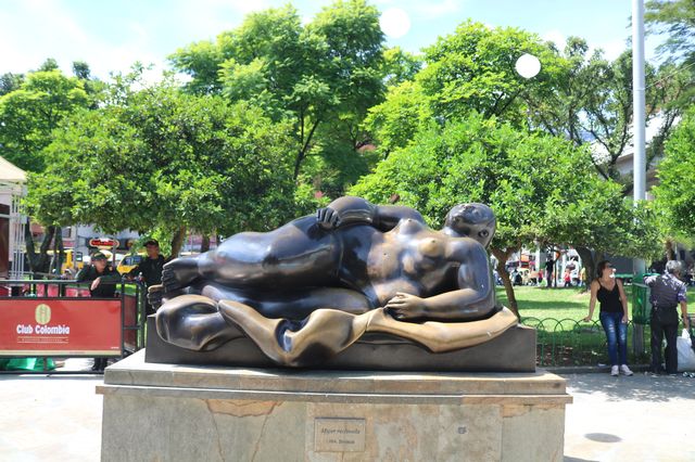 Discover Botero´s art in Medellin 🎨🔍