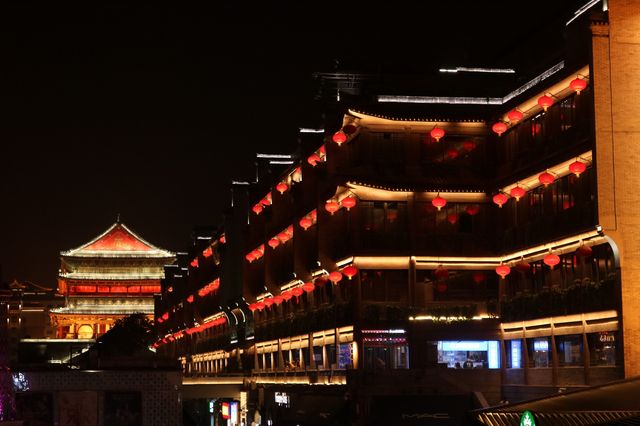 Exploring Xi'an's Magical Nightlife 🌃🌟