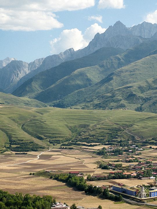 Exploring Garze: A Journey Through Tibetan Highlands