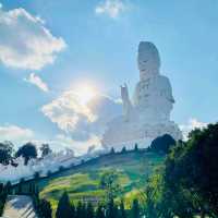 Wat Huay Pla Kang: A Soothing Journey of Spiritual Wonder 🇹🇭