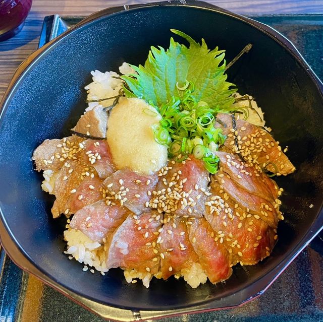 【滋賀県/近江牛のステーキ重】