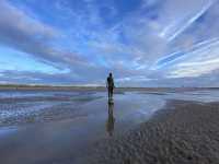 🌊 Crosby Beach Tranquil Retreat 🌅
