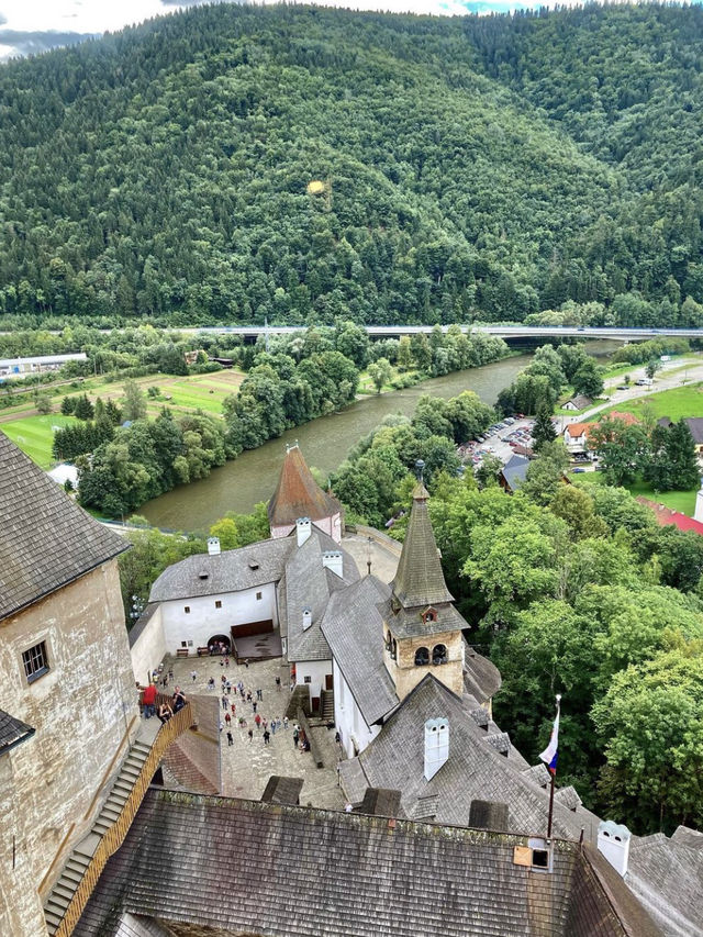 Train trip to Orava Castle 🚂