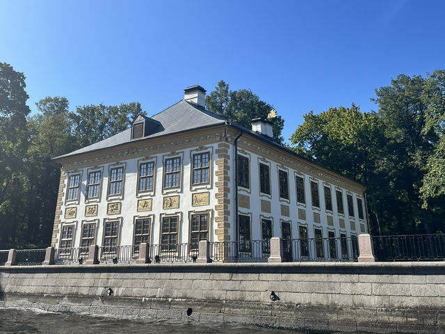 Afternoon Boat Trip Across the Channels in Saint Petersburg