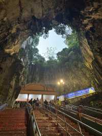Batu Caves чудо в нескольких километров от центра Kuala Lumpur 