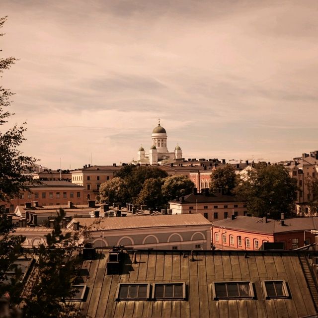Helsinki’s Churches – Where Architecture Meets Tranquility ⛪❄️