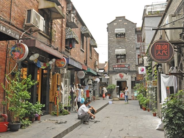 Exploring Shanghai's French Concession!🇨🇳