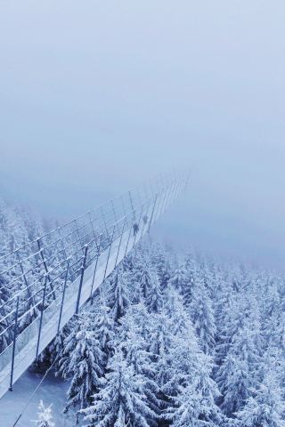 The world's longest human-shaped suspension bridge 'sky bridge721'