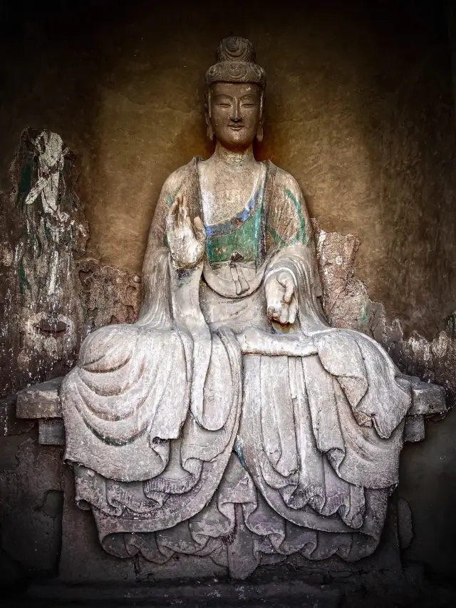 絕壁上最大的佛國感受歷史的震撼