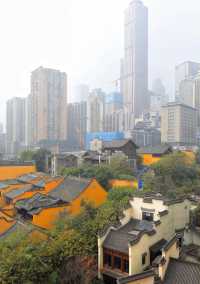 春風十里，山城風景優美