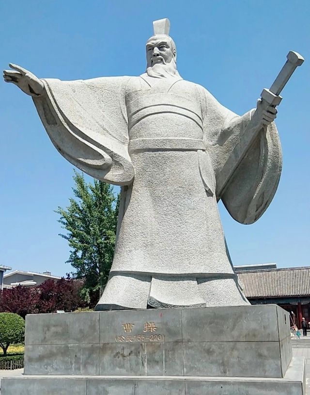 許昌曹丞相府裡有趣的藏兵洞體驗 許昌曹丞相府裡有趣的藏兵洞體驗