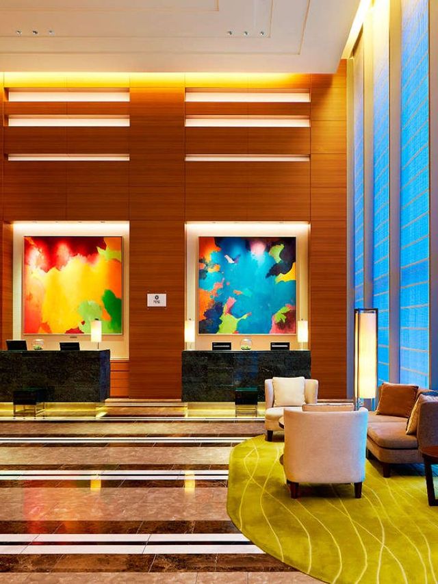 🌟 Hiroshima's Haven: Sheraton Grand's Chic Comforts 🌟