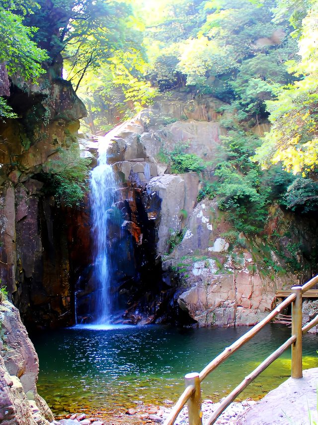 浙西大龙湾景區的奇石、溪流、瀑布