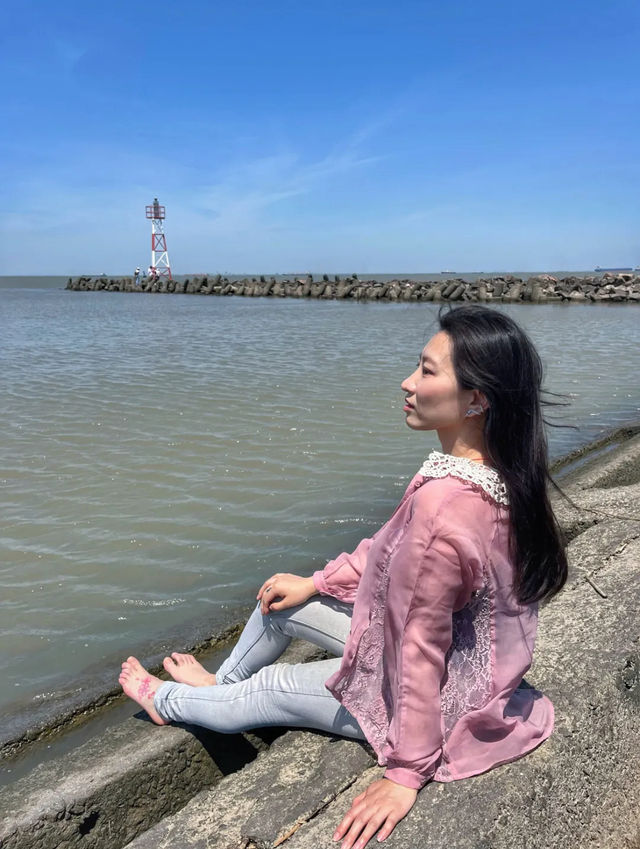 一小時，同時擁有陵水燈塔和鎌倉海邊過端午
