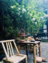找個酒店躺平進山吸氧睡好覺。