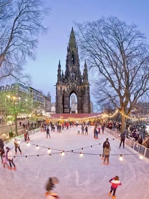 Must-Visit Winter Destinations in the UK: Christmas Ice Rinks