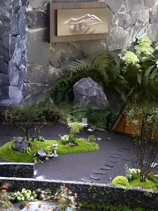 霧中山裡的靜謐居所——青嵐谷酒店。