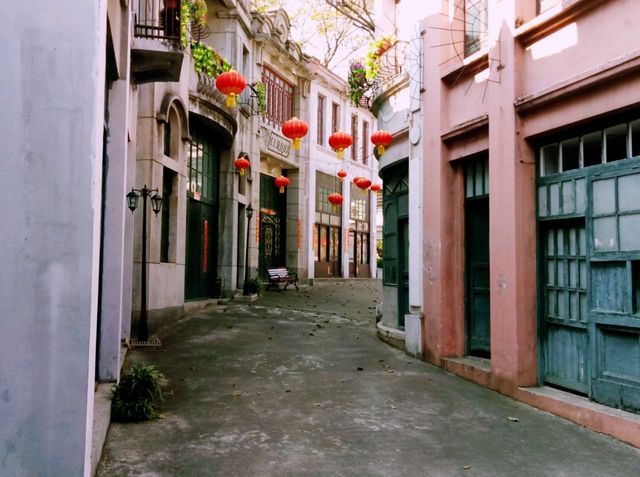 Nanhai CCTV Movie Studio: Try Different Roles!