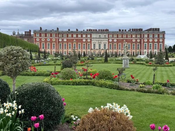 Complete Guide to the Hampton Court Palace Tulip Festival