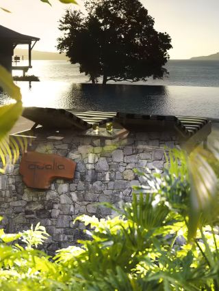 Stumble into Qualia, encounter a dreamland beyond the world