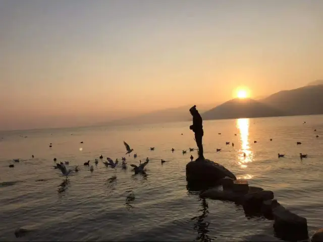 🌅 Lugu Lake: A Hidden Gem Near Lijiang 
