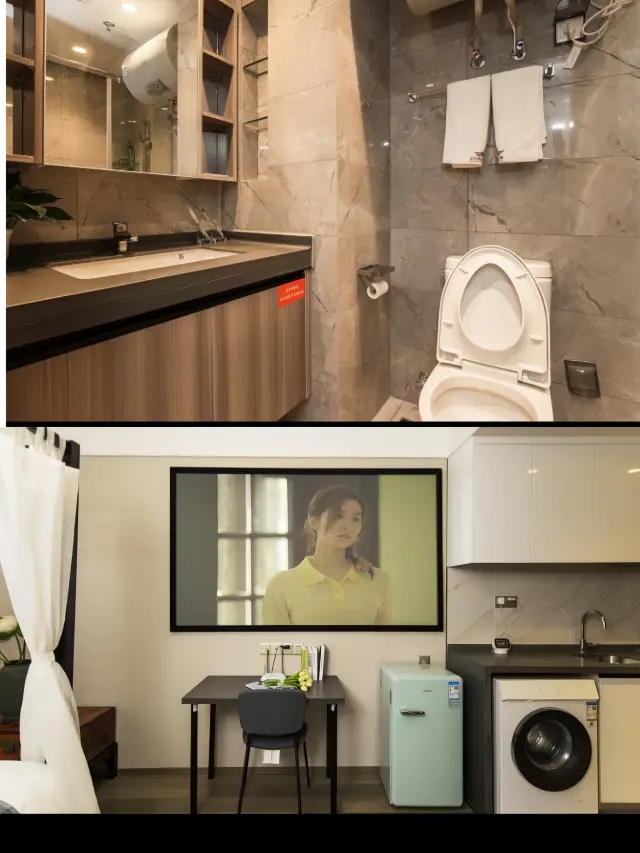 Who booked a satisfactory hotel in Nanjing?