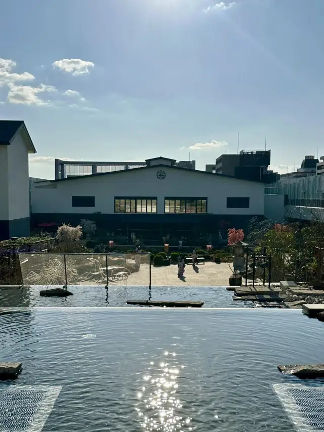 溫泉蒸氣裡的浮生片刻