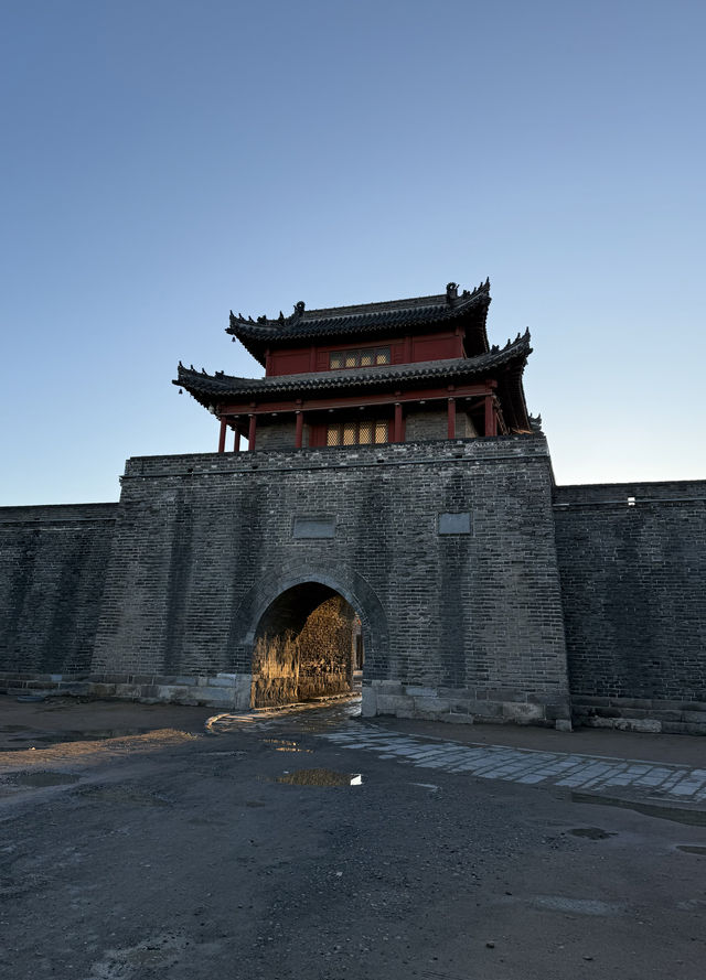 喺興城火車站落車，搭巴士1路/9路到古城南關站，再行5分鐘，就到景區喇。