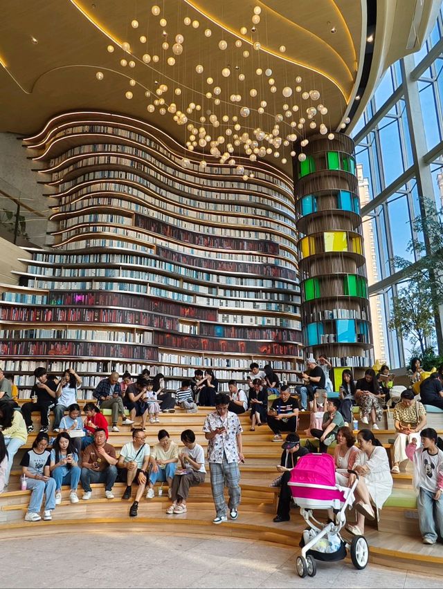 Floating trees! 😱 This is a must-visit shopping mall in Chongqing! 