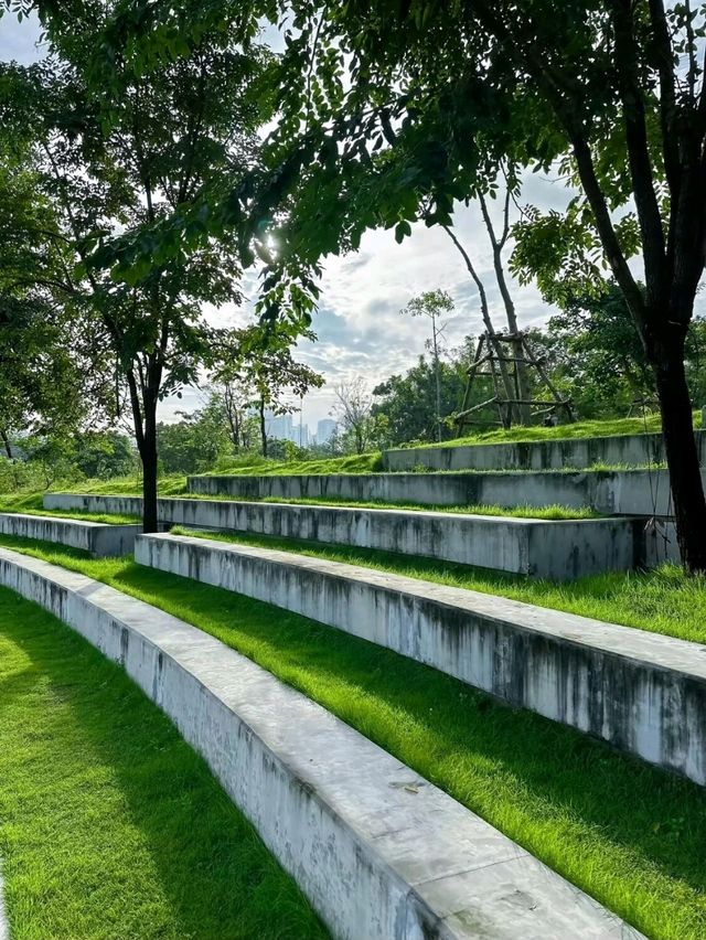 曼谷Benchakitti Forest Park交通攻略｜市中心綠意秘境抵達指南 