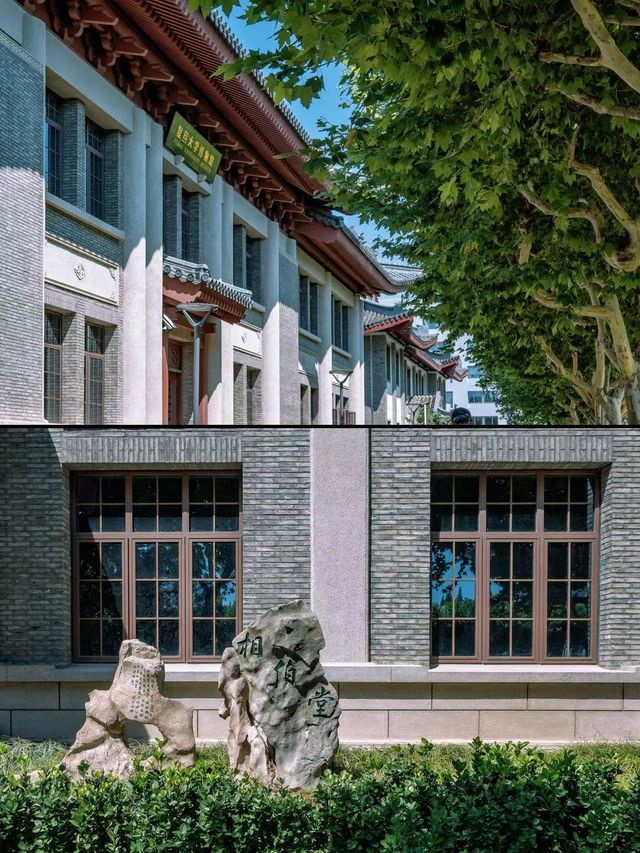 漫步復旦，邂逅時光裡的詩意